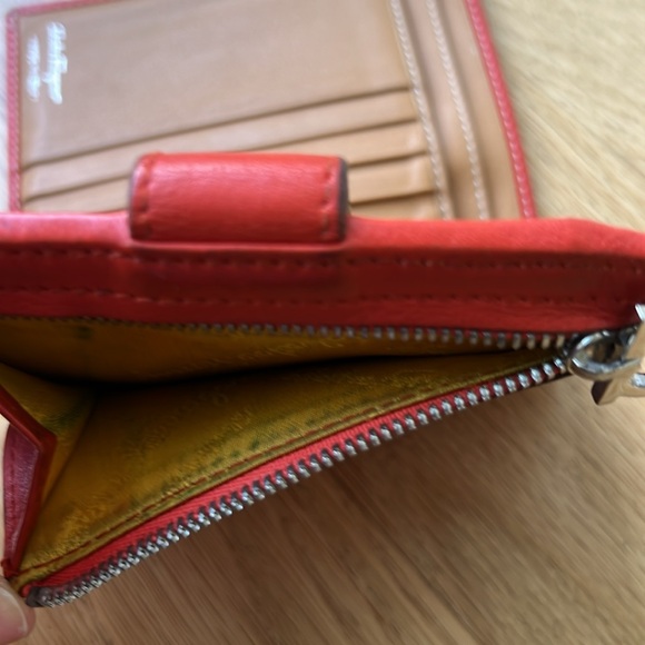 Authentic Vintage leather Ferragamo wallet. Orange. - Picture 6 of 11